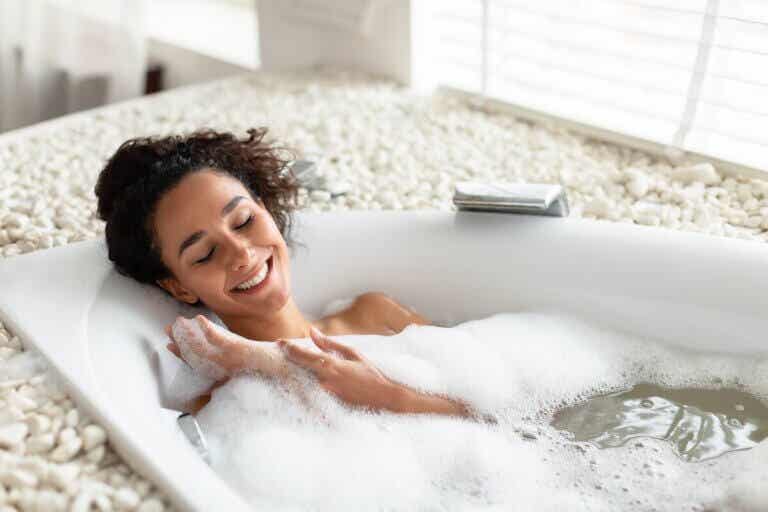 Beneficios de los baños de avena para la salud de la piel