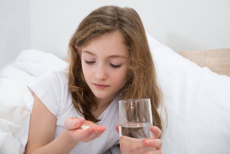 Cómo enseñar a los niños a tragar pastillas y medicamentos
