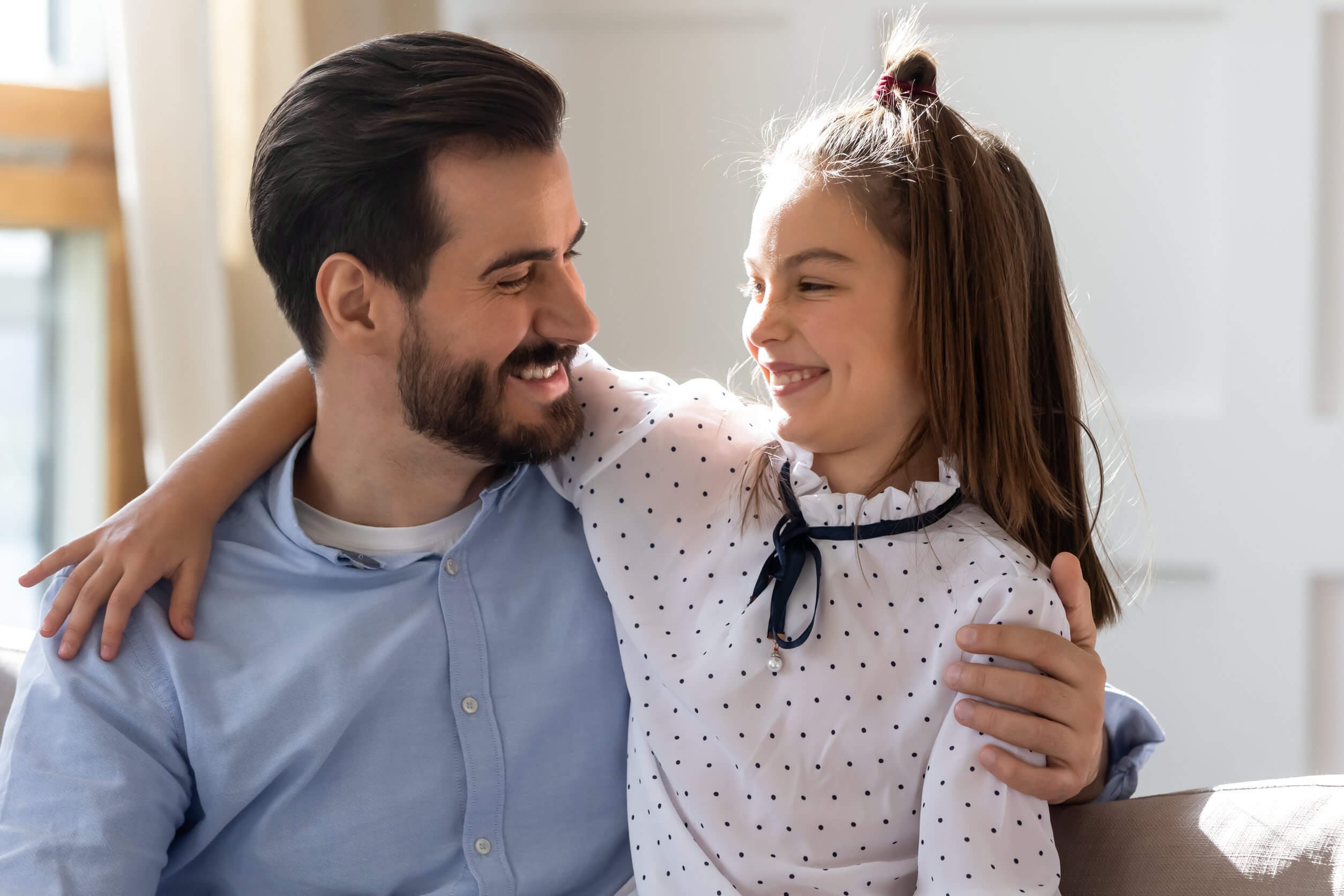 Las preguntas para conocer mejor a tu padre pueden ser personales