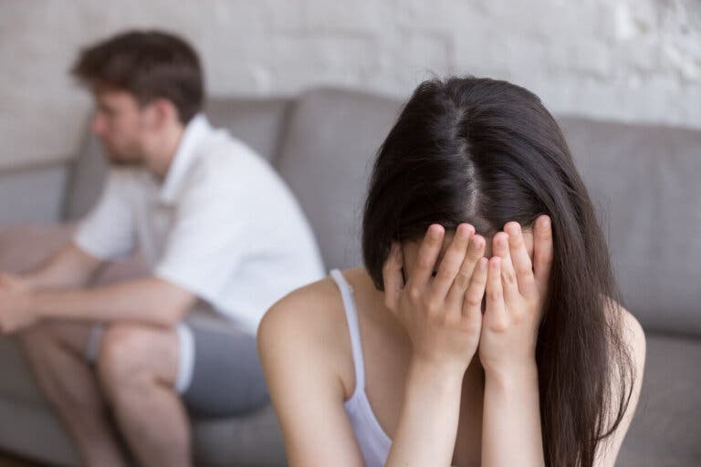 Mi pareja me hace sentir mal, ¿qué puedo hacer?