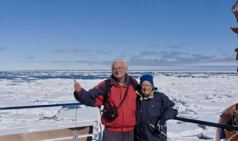 Vendieron todo, se casaron y han recorrido más de 190 países juntos