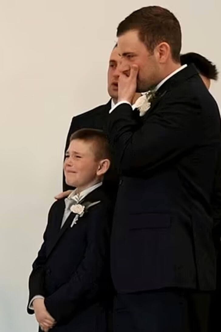 L'émotion du père et du fils