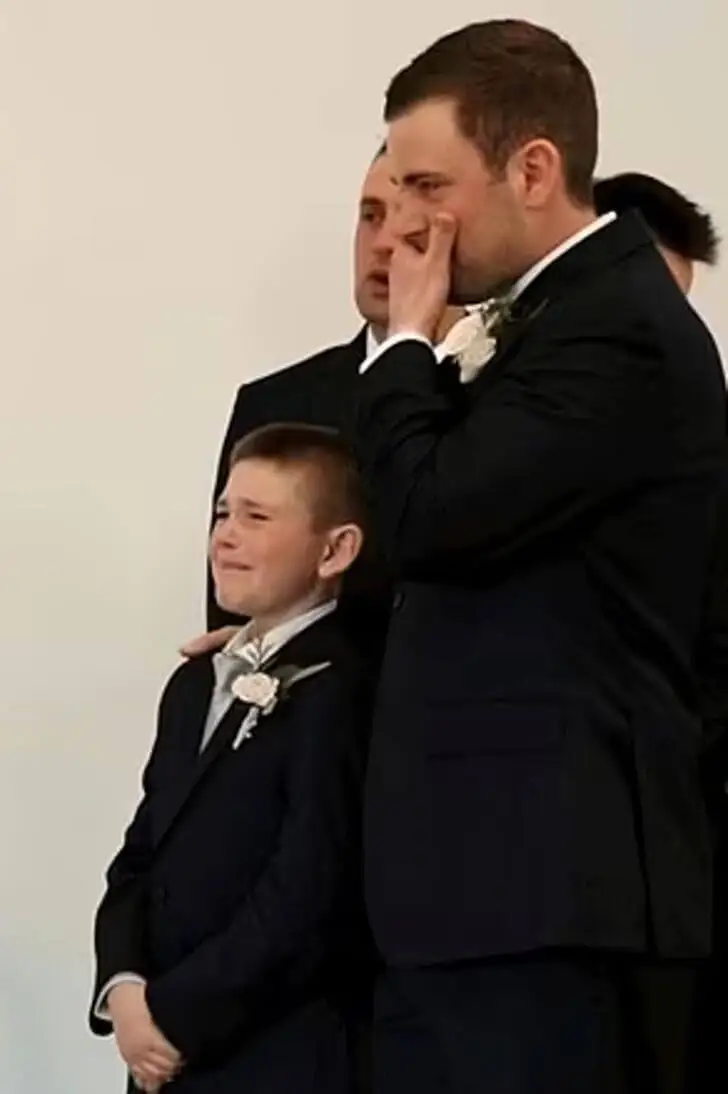 L'émotion du père et du fils