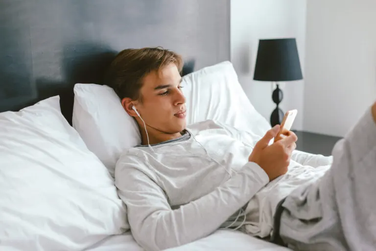 Pornografía y adolescencia: todo lo que debes saber