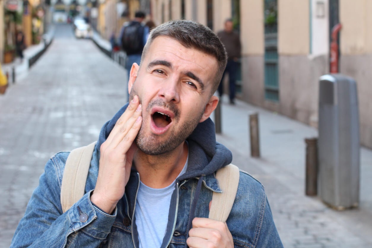 Dolor de mandíbula en un solo lado: ¿cuáles son sus causas?