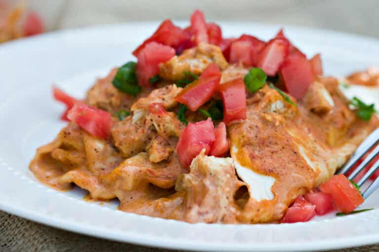 Delicious recipe for Mexican chicken enfrijoladas