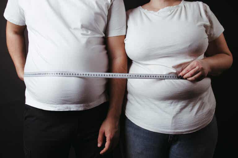 Según la estatura, ¿cuál es el peso ideal en hombres y mujeres?
