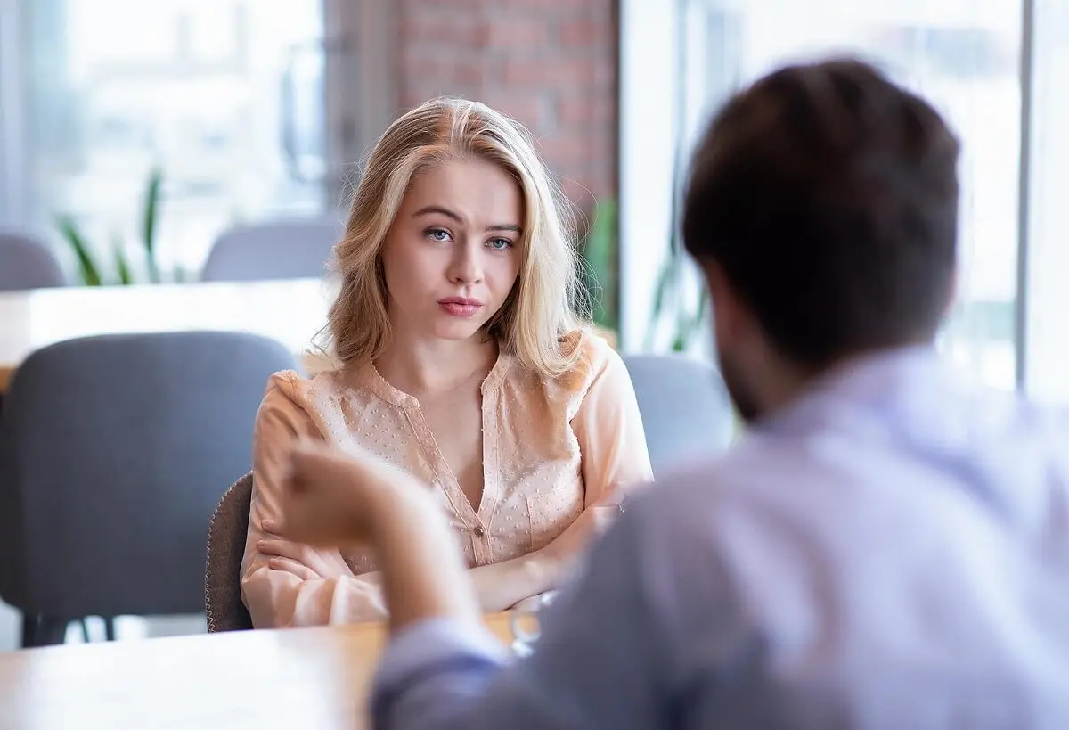 Quelles sont les causes de l'amnésie relationnelle ?