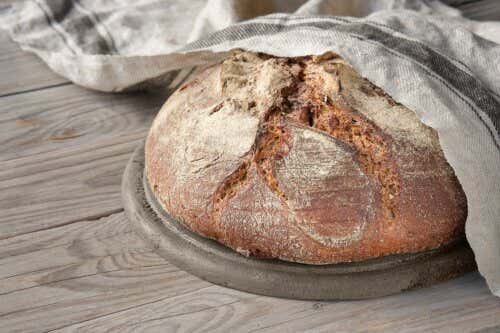 ¿Qué es el pan de Anadama y cómo se prepara?