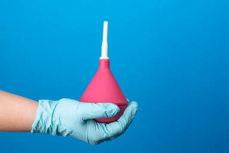 ¿Qué es un enema y cómo usarlo de forma segura?