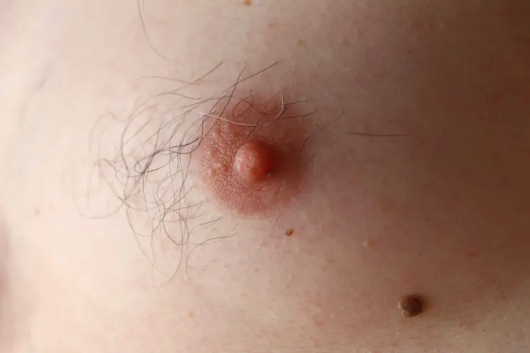 14 curiosidades sobre los pezones femeninos y masculinos