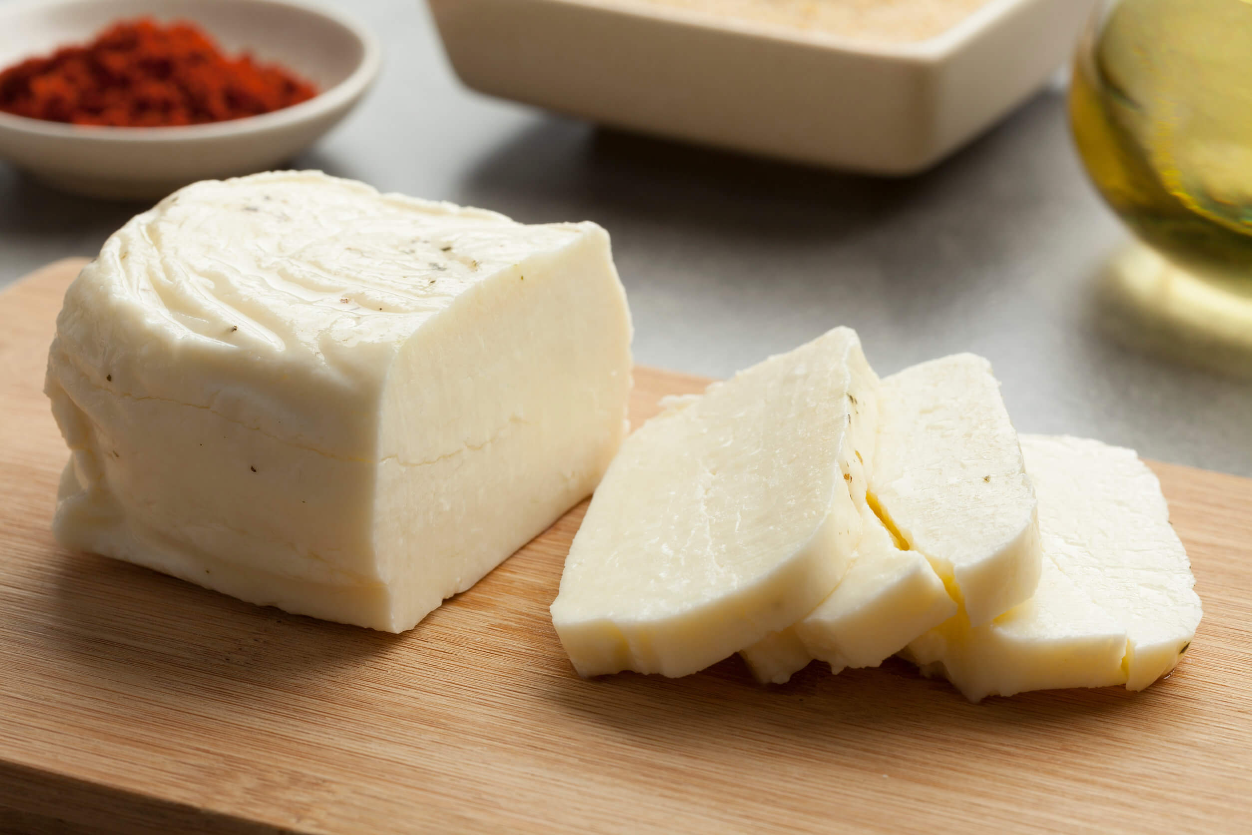 4 astuces pour garder le fromage frais plus longtemps.