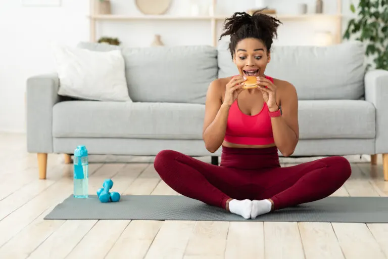 ¿Cómo dejar de comer en exceso después de hacer ejercicio?