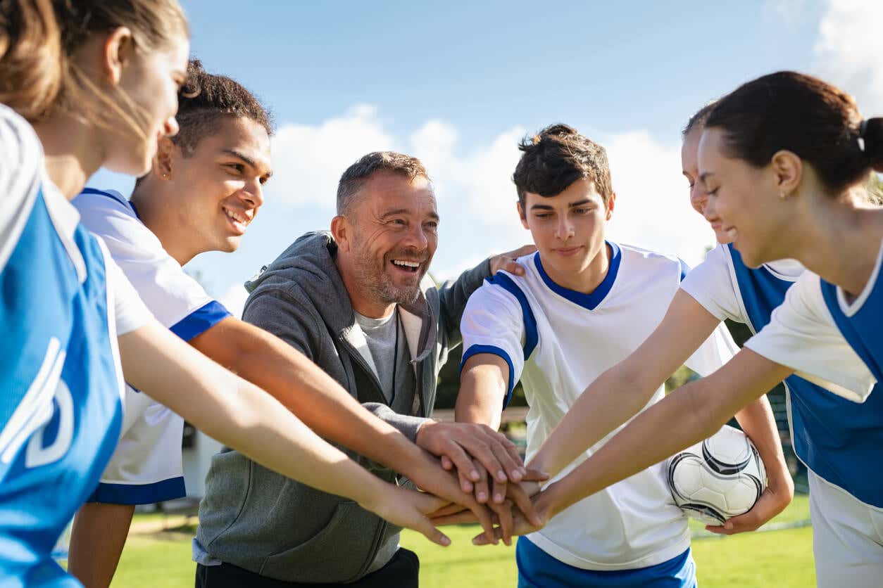 Sportmanagement - Gruppe von jungen Sportler/innen