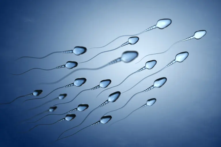 Semen que sale como gelatina blanca: ¿es normal?