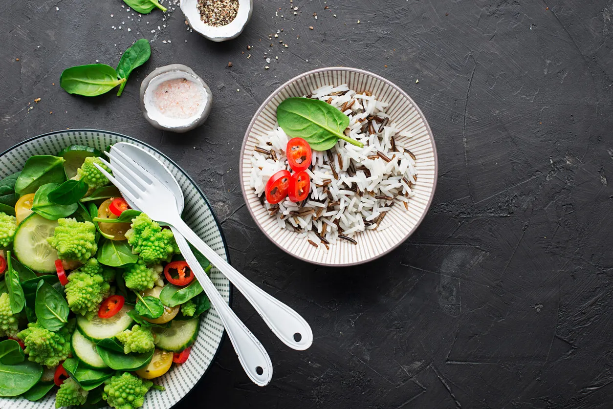 Ensalada de verduras crucíferas.