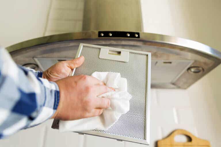 How to clean the kitchen extractor hood?  steps and tips