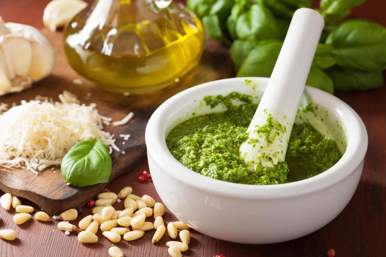 6 salsas que puedes hacer con aceite de oliva