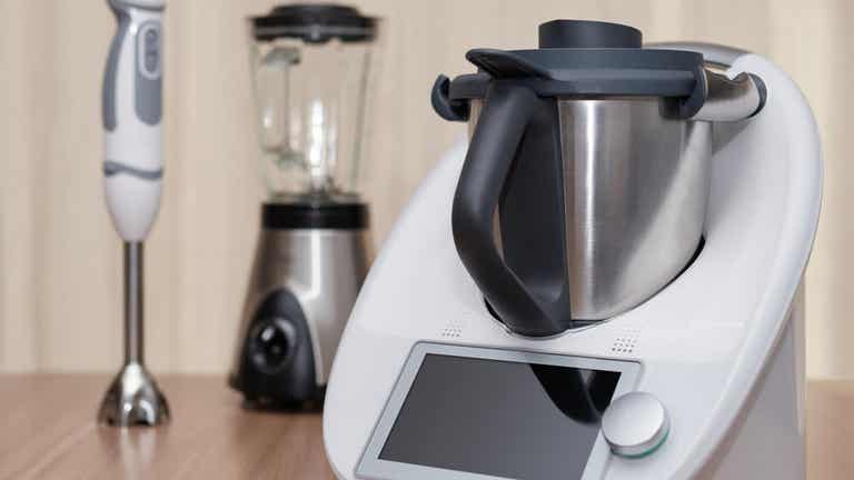 روبوت المطبخ.