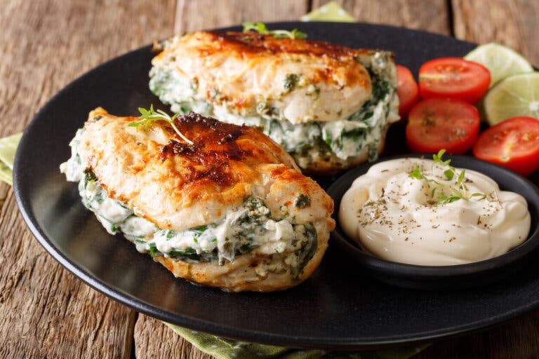 Aprende a preparar rollitos de pollo a la parmesana