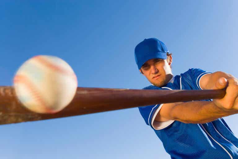 ¿Qué beneficios tiene jugar béisbol?