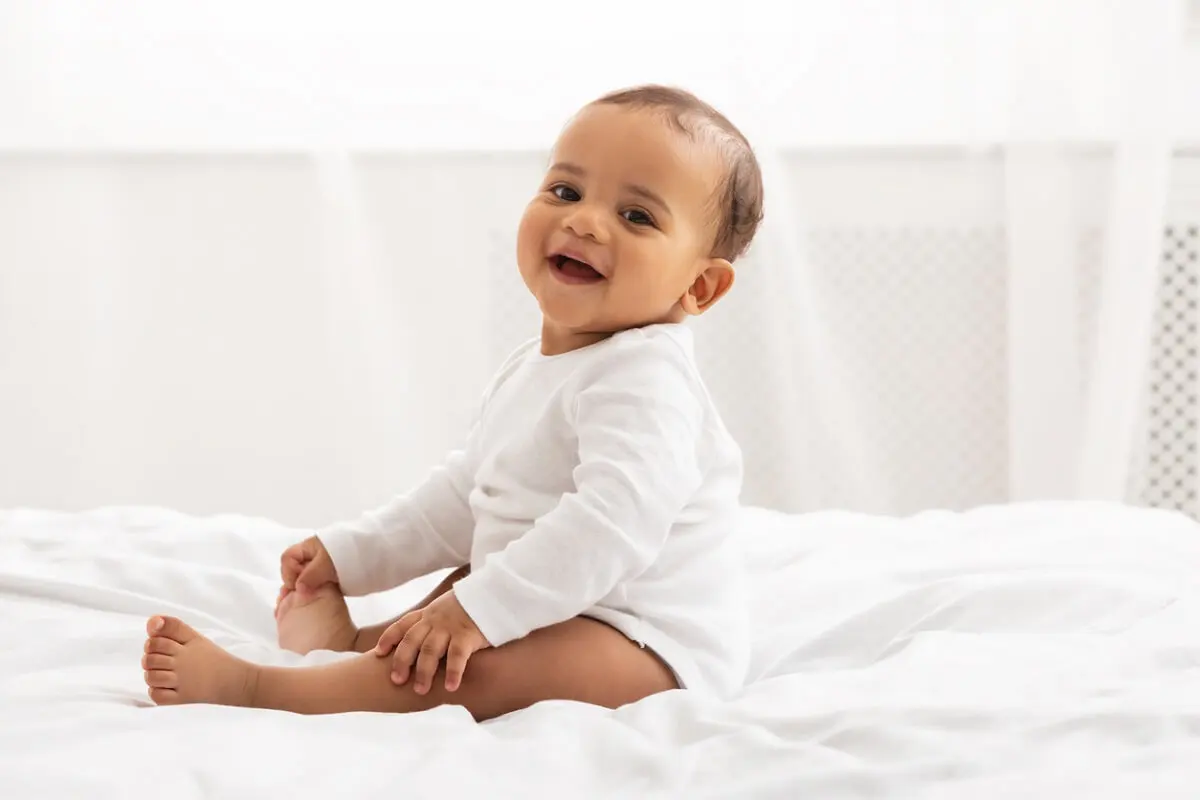 bébé heureux