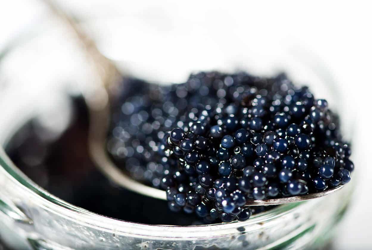 Caviar negro.
