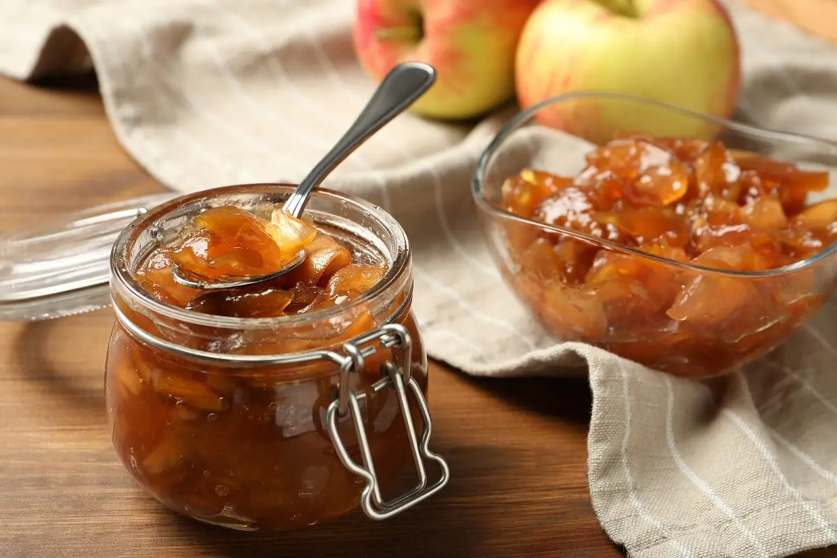 ¿Cómo hacer manzanas en almíbar?