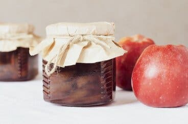 ¿Cómo preparar manzanas en almíbar?