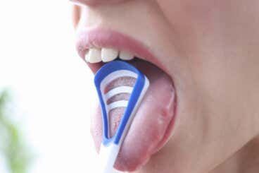 ¿El raspado de lengua tiene beneficios para la salud?