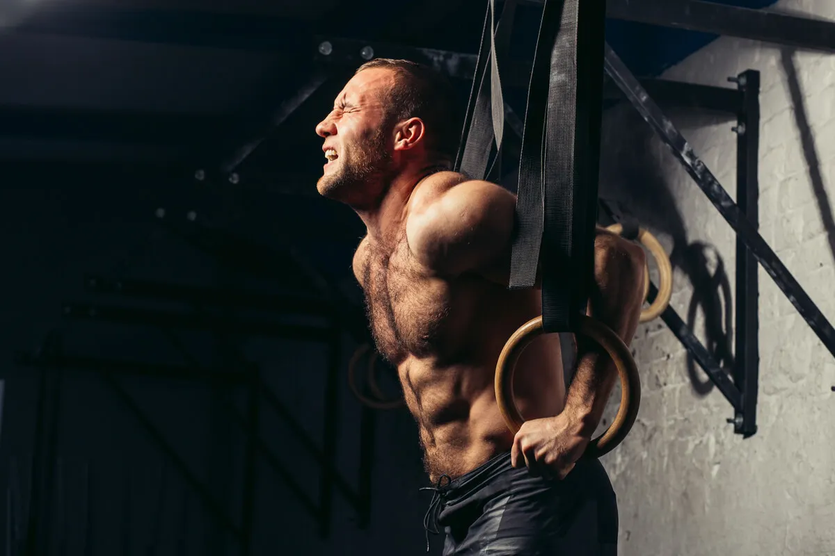 Muscle up en anillas.