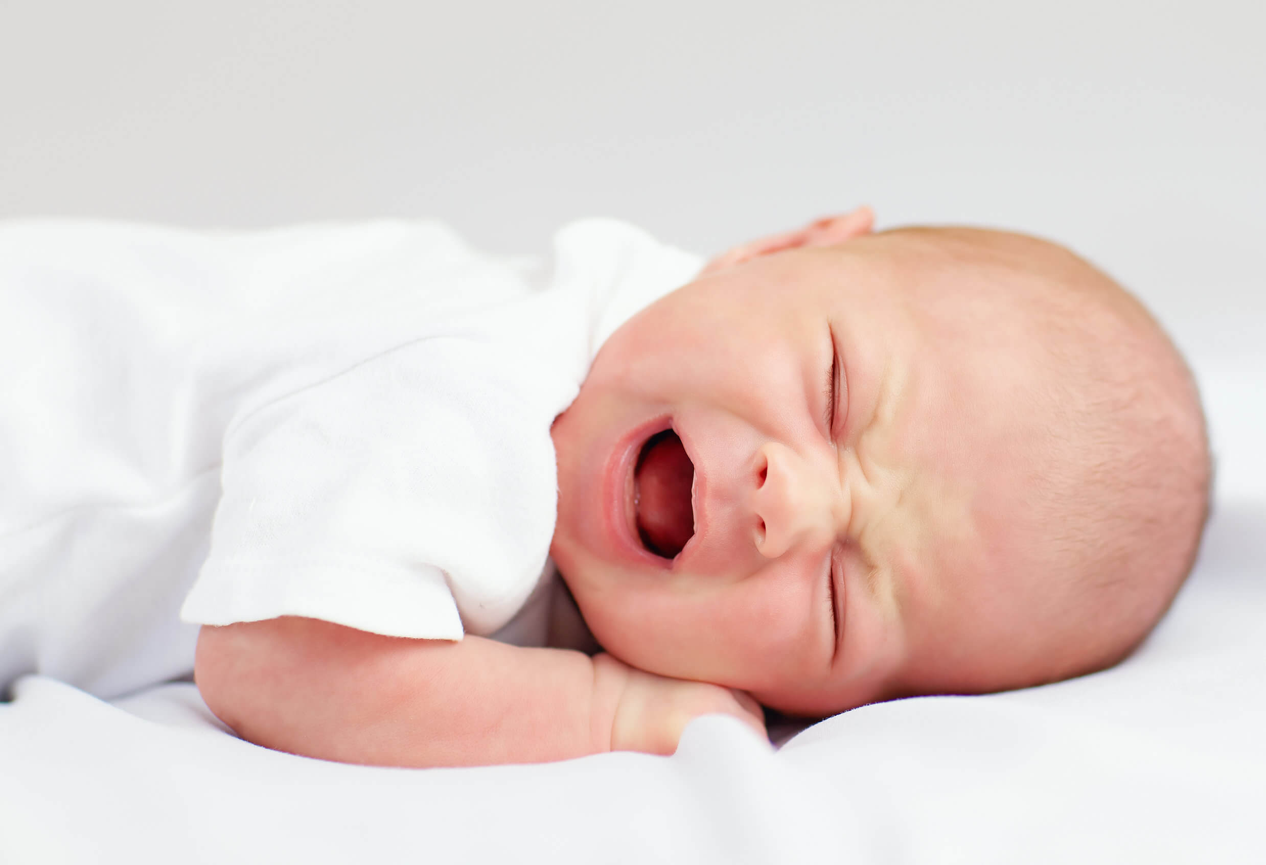 ¿Por qué no es bueno dejar llorar al bebé sin atenderlo?