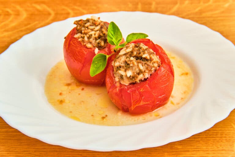 Cómo preparar gemistá: receta griega de vegetales rellenos