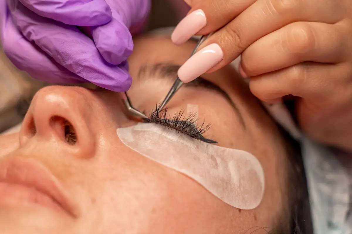 ¿Qué son las extensiones de pestañas?