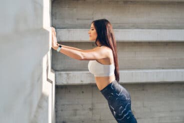 Entrenamiento de abdominales en la pared: ¿cómo hacerlo?