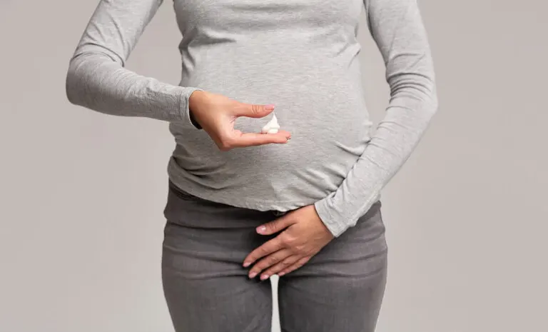 ¿Cómo es el flujo vaginal los primeros días de embarazo?