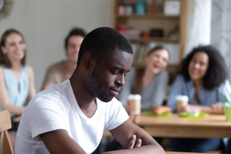 La ansiedad social: 5 maneras de sobrellevarla