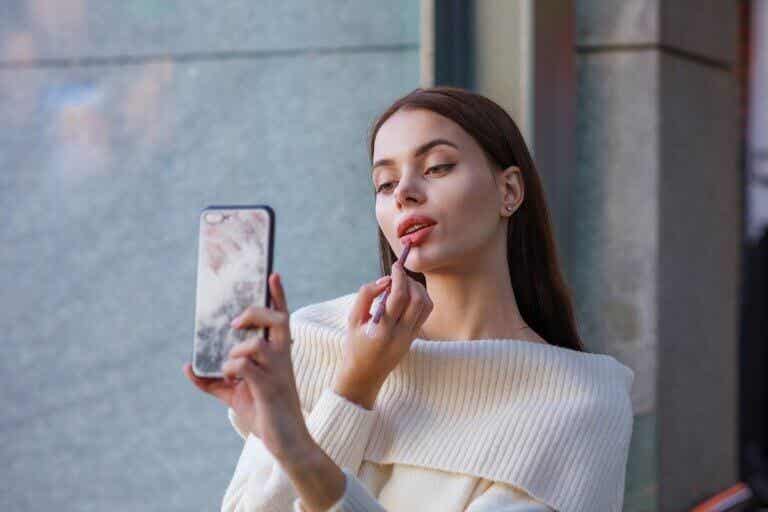 Pouty lips: la tendencia de maquillaje para labios popular en TikTok