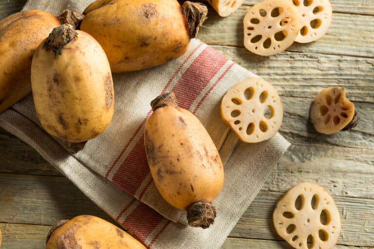 Raíz de loto: composición nutricional, beneficios y preparación