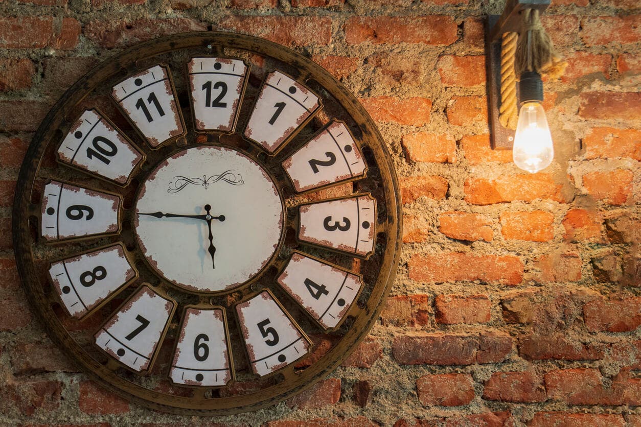 L'orologio fermo porta una cattiva energia secondo il feng shui.