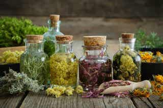 ¿Los remedios herbales ayudan a equilibrar las hormonas?