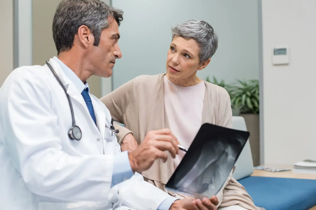 Vrouw bij de dokter