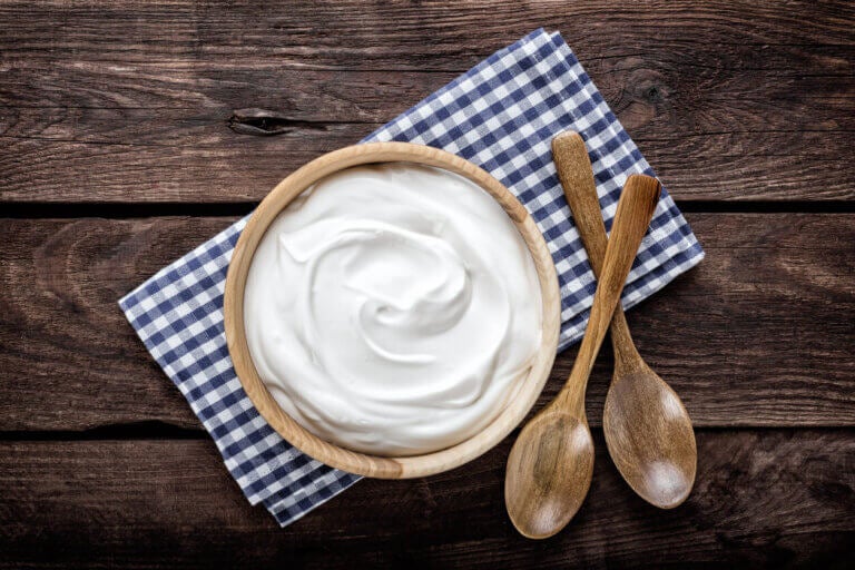 ¿La crema agria es saludable? Conoce sus nutrientes y beneficios