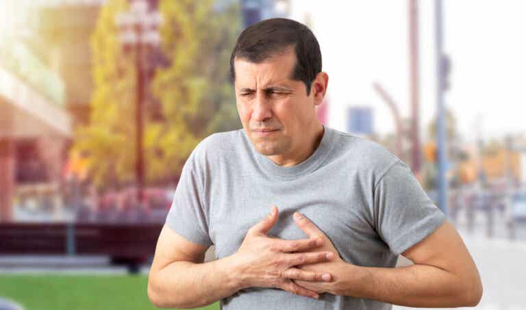 8 causas del dolor de mamas en los hombres