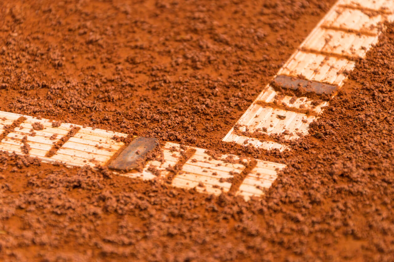 Terrain en terre battue pour Roland Garros.