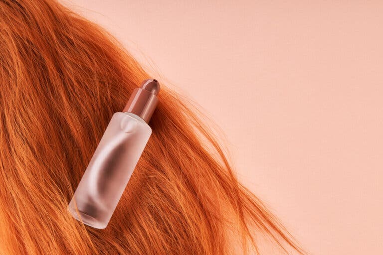 ¿En qué consiste el tratamiento con ácido hialurónico para el cabello?