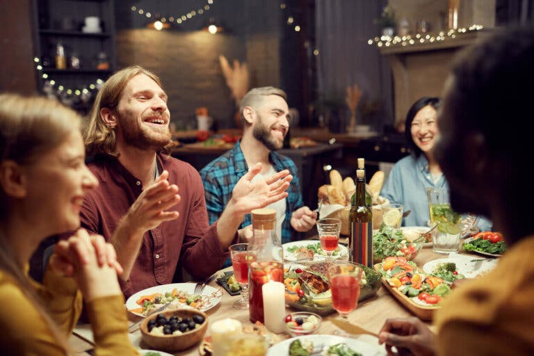 ¿Te cuesta hacer amigos? Tiene solución