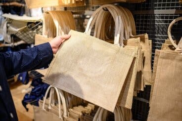 ¿Qué es el yute y por qué se recomienda para sustituir las bolsas de plástico?