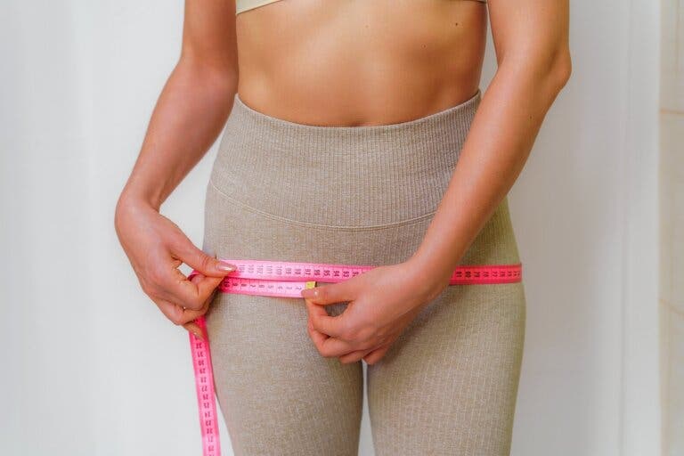 ¿Qué son los hip dips en la cadera?