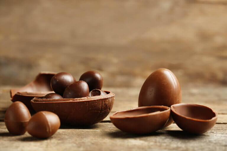 Anímate a hacer esta receta de huevos de chocolate en casa
